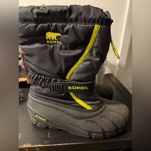 Sorel Kids Black with Lime Accent Snow Boot youth 7